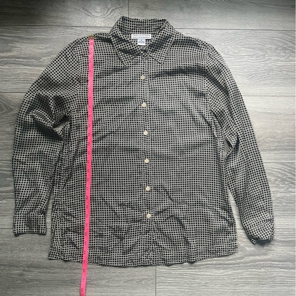 Real Clothes Black Cream 100% Silk Long Sleeve Diamond Print Button Up Size S - Picture 4 of 6